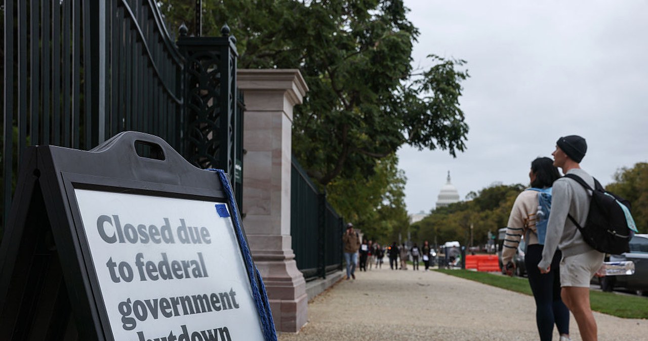 Od dwóch tygodni pracują za darmo. Milion osób bez pieniędzy przez shutdown