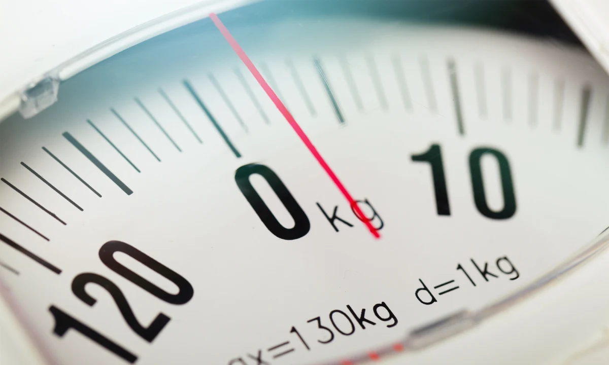 Gorzów Wielkopolski znalazł się wśród miast z najwyższym odsetkiem dorosłych z nadwagą lub otyłością w Polsce. Z najnowszych danych Narodowego Funduszu Zdrowia wynika, że aż 64 procent mieszkańców tego miasta boryka się z tym problemem. To jeden z najwyższych wskaźników w kraju, co rodzi pytania o przyczyny i możliwe rozwiązania.