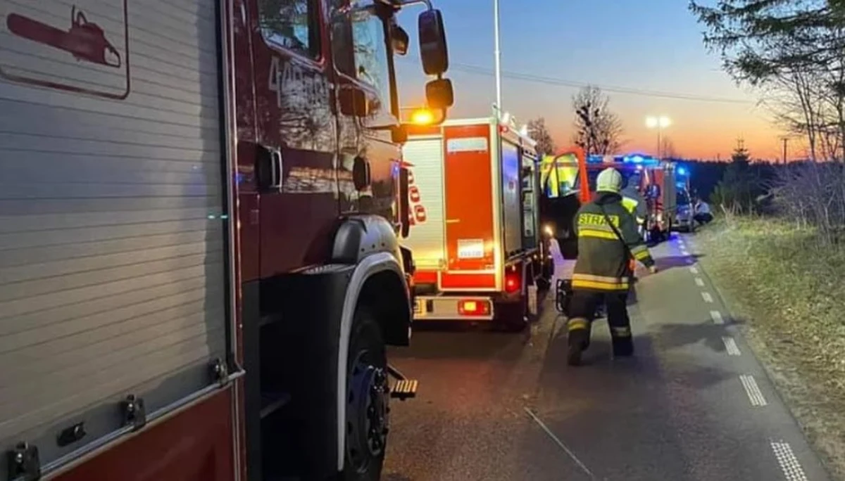 Jest wyrok w sprawie wypadku, do którego doszło ponad trzy lata temu w Szymbarku na Kaszubach (woj. pomorskie). Kierowca Dawid T. został skazany na 2,5 roku więzienia. W wypadku zginęła 19-latka, a dwie zostały ranne.