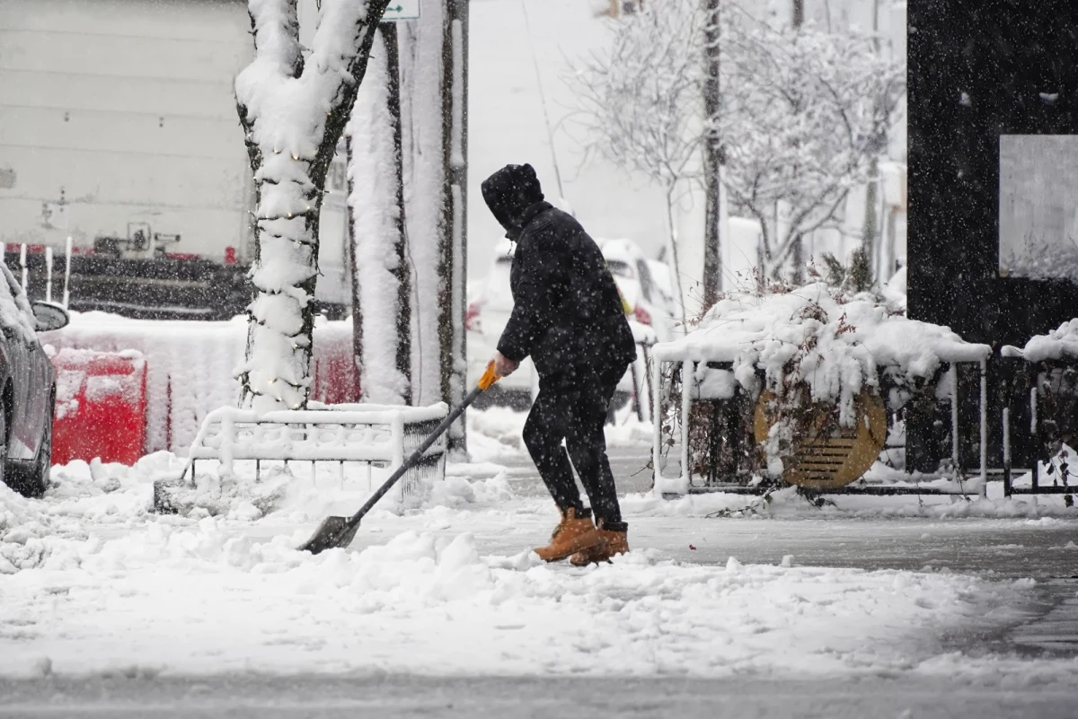 Nadchodząca zima może naprawdę zaskoczyć. Najnowsze prognozy meteorologiczne wskazują, że warunki pogodowe w sezonie 2025/2026 będą inne niż w ostatnich latach. Kluczową rolę odegra tu wyjątkowo słaby wir polarny, który już teraz budzi zainteresowanie synoptyków na całym świecie.