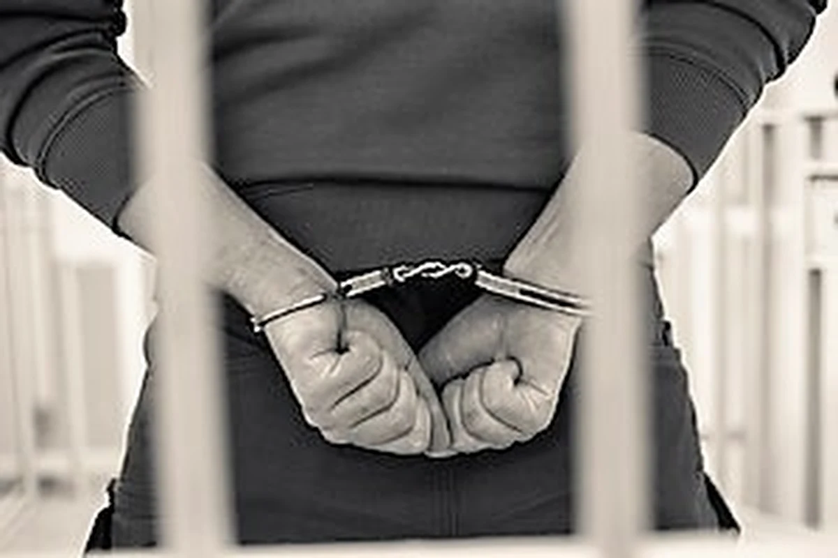 Zarzuty usiłowania zabójstwa matki i jej znajomego usłyszał 24-latek z Wadowic – poinformowała w środę rzeczniczka tamtejszej policji Agnieszka Petek. Grozi mu od ośmiu lat więzienia do dożywocia. Sąd zgodził się na aresztowanie mężczyzny na trzy miesiące.