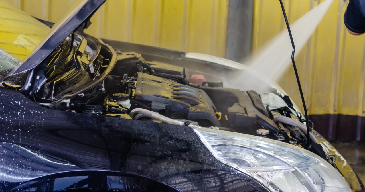 Mycie silnika to konieczność czy ryzyko? Te zasady trzeba znać