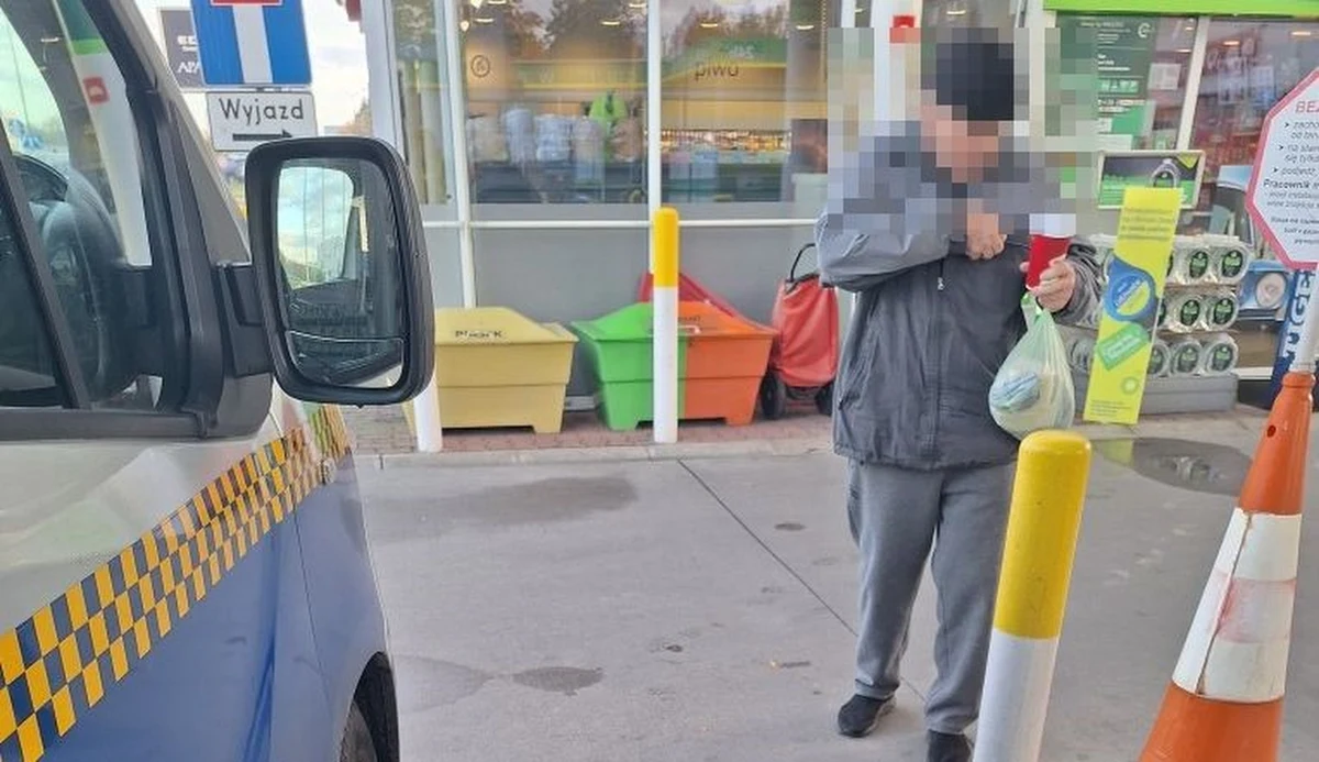 W poniedziałkowy poranek w Poznaniu udało się odnaleźć zaginionego starszego mężczyznę cierpiącego na zaburzenia pamięci. Senior kilka godzin po tym jak wyszedł z domu, znalazł się w klapkach na stacji paliw, której pracownik wezwał pomoc.