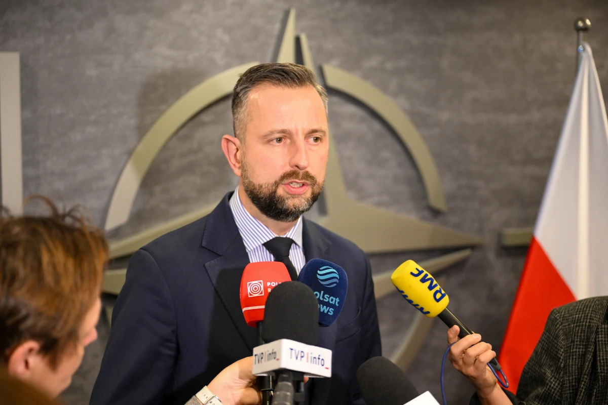 W środę odbyło się spotkanie ministrów obrony państw NATO w Brukseli. Po zakończeniu rozmów Władysław Kosiniak-Kamysz przekazał jednoznaczny komunikat: "Potwierdziliśmy sojusznicze zobowiązania pomiędzy Stanami Zjednoczonymi a Polską. Wicepremier przekazał także, że Polska wciąż nie podjęła decyzji odnośnie udziału w programie zakupu amerykańskiej broni PURL dla Ukrainy.