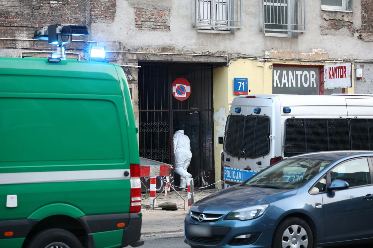 Do Polski został przewieziony 35-letni Ukrainiec Ivan R., podejrzany o jedno z czterech zabójstw na warszawskiej Woli, do których doszło w kwietniu 2024 roku. Mężczyzna był poszukiwany europejskim nakazem aresztowania. "To zakończyło procedurę ekstradycyjną po zatrzymaniu go w maju w Niemczech" - przekazał rzecznik lubuskiej policji nadkom. Maciej Kimet.