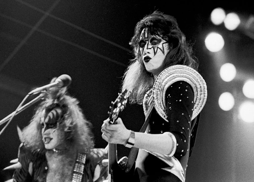 Nie żyje Ace Frehley z zespołu KISS. "Niezastąpiony żołnierz rocka"