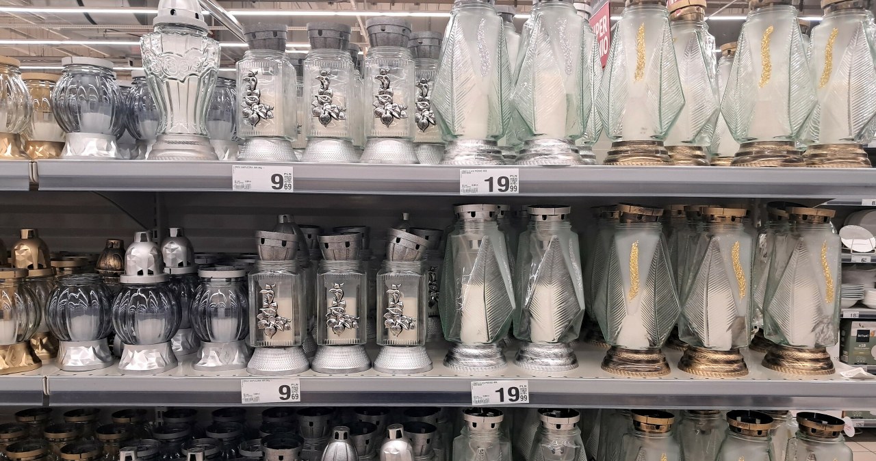 Ile kosztują znicze w 2025 r.? Oto ceny w sieciach handlowych