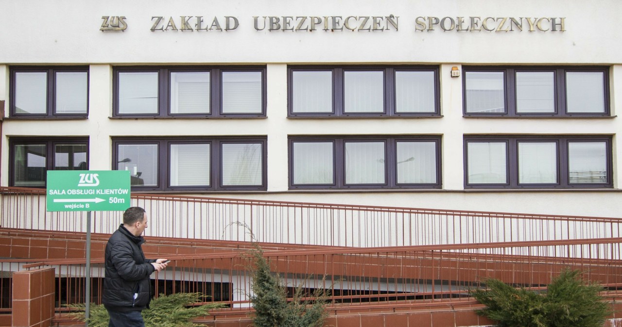Zmiana, na którą czekali emeryci. Koniec z uporczywym obowiązkiem. Skorzysta około 600 tys. osób wiadomości,aktualności,Interia Zmiana, na którą czekali emeryci. Koniec z uporczywym obowiązkiem. Skorzysta około 600 tys. osób