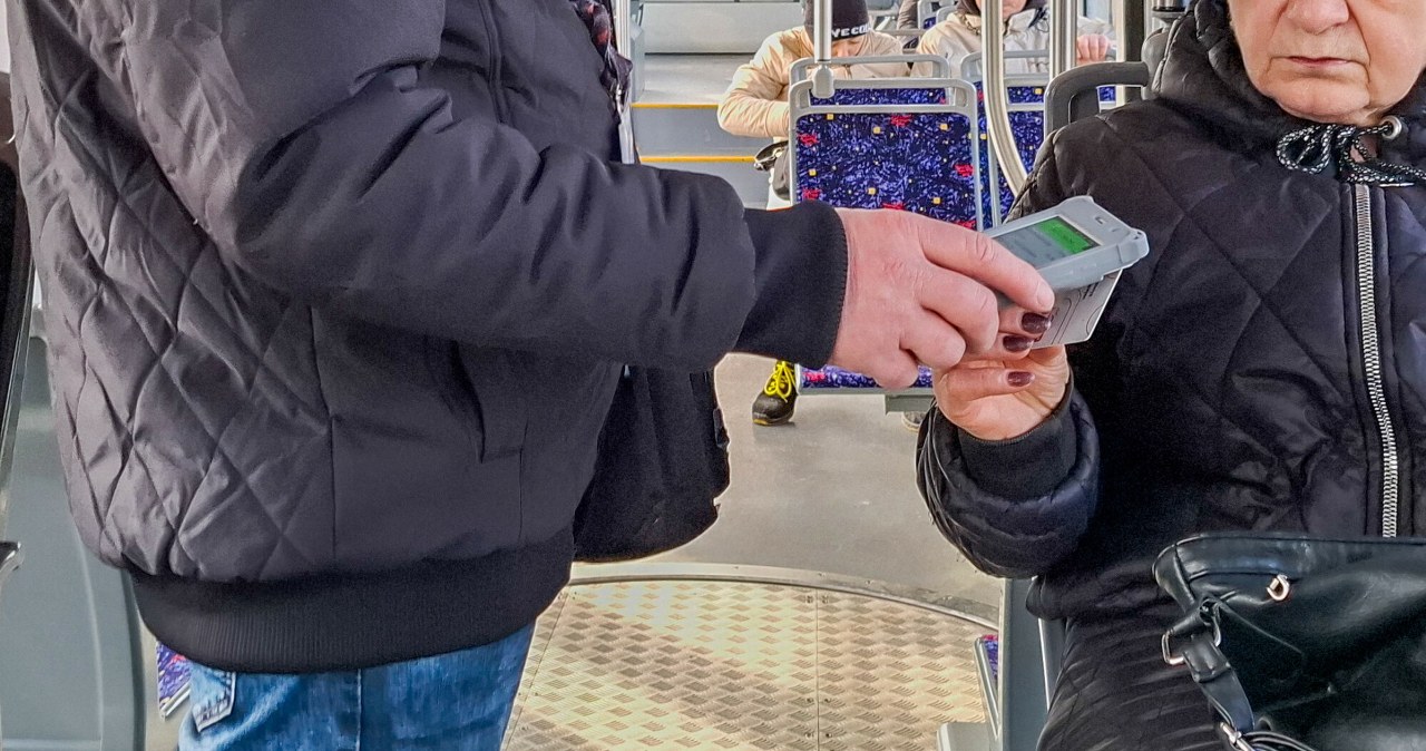 Fałszywy kontroler i terminal w autobusie. Tak mogą oszukać pasażera