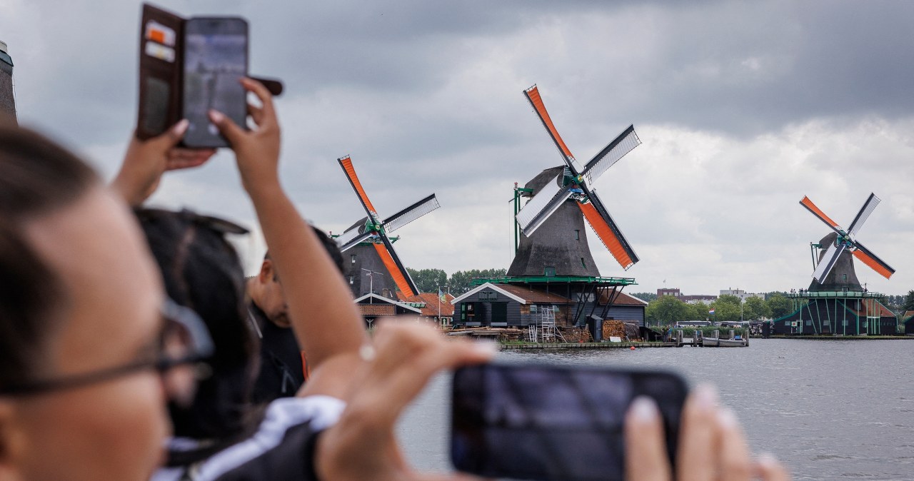 Turyści zaglądają im do domów. Władze mówią "dość". Będą opłaty za wstęp
