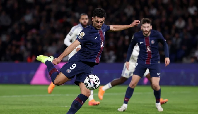 Sześć goli i potknięcie PSG. Hit we Francji, w roli głównej klub Polaka