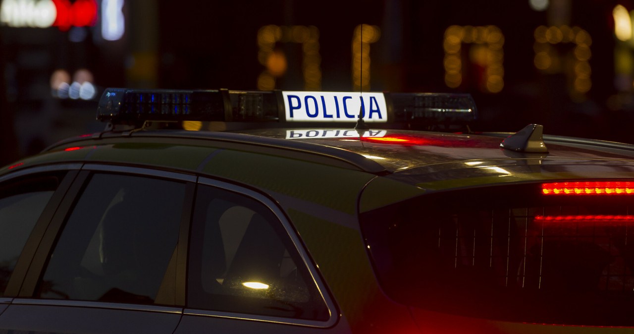 wiadomości,aktualności,Interia Wypadek z udziałem policyjnego samochodu. Radiowóz jechał na sygnale, nagle zderzył się z toyotą