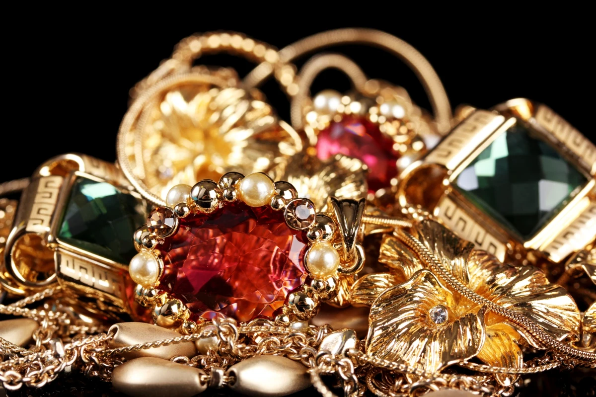 Już 30 października w Rzeszowie odbędzie się pierwsza licytacja przedmiotów z Biura Rzeczy Znalezionych. Pod młotek trafią m.in. biżuteria, rowery oraz sprzęt sportowy. Aukcja odbędzie się w Międzynarodowym Centrum Integracji "Feniks".