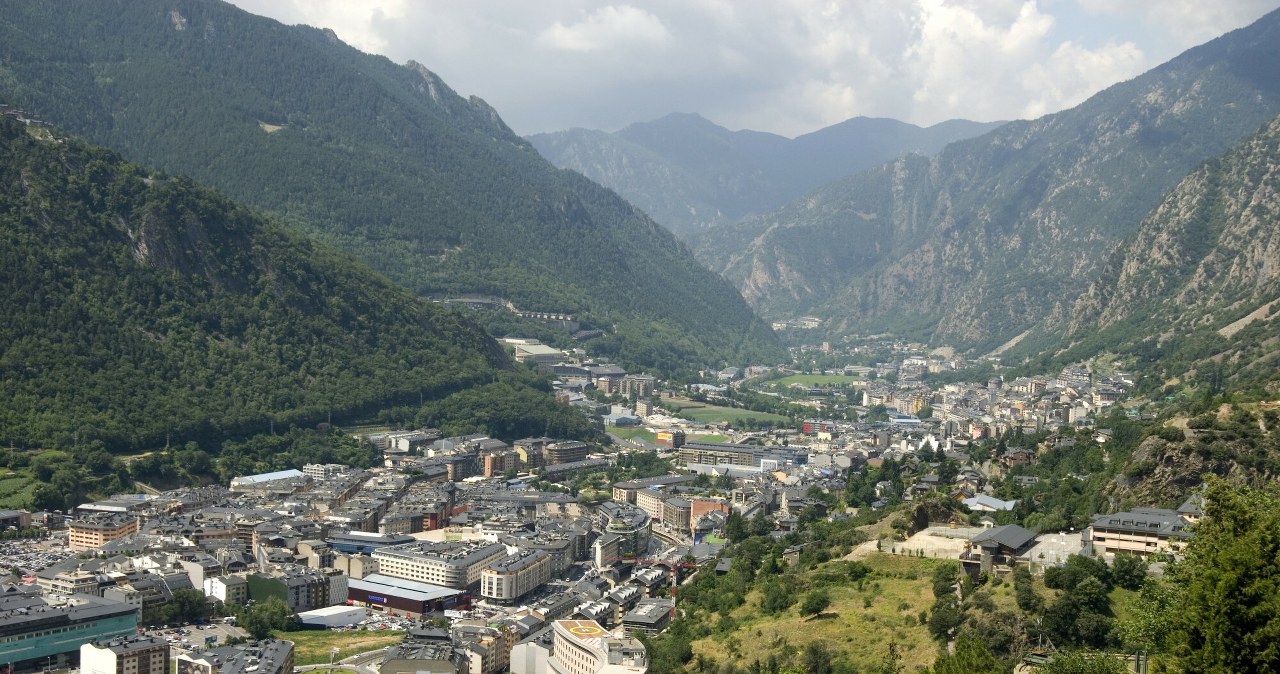 ​Do tego europejskiego kraju nie dolecisz samolotem. Nie ma ani jednego lotniska