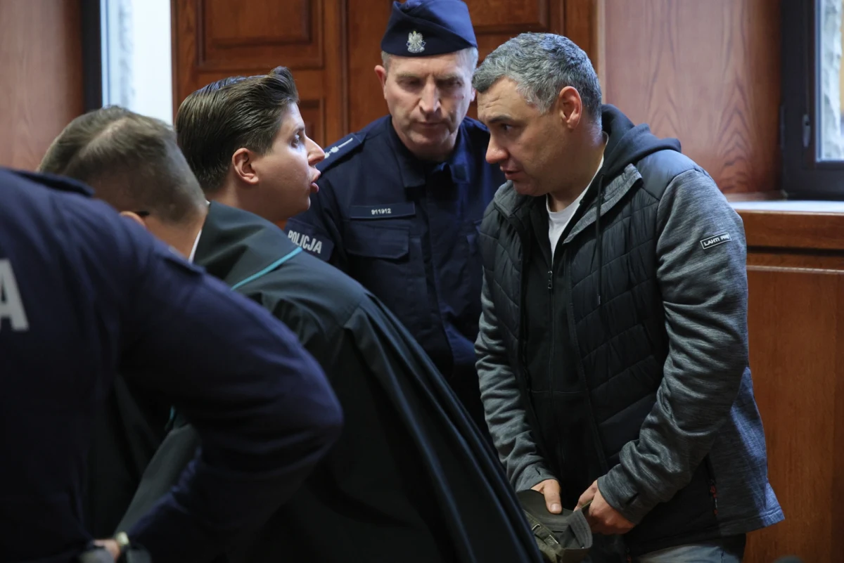 Potwierdziły się informacje dziennikarza RMF FM Tomasza Skorego, które podawaliśmy już o poranku. Prokuratura Okręgowa w Warszawie zdecydowała o niezaskarżaniu odmowy wydania Wołodymyra Żurawlowa władzom Niemiec. Obywatel Ukrainy został zatrzymany w Polsce na podstawie wydanego w Niemczech Europejskiego Nakazu Aresztowania.
Warszawski Sąd Okręgowy postanowił o niewydawaniu obywatela Ukrainy w piątek. Dziś minął ostatni dzień na złożenie w tej sprawie zażalenia.