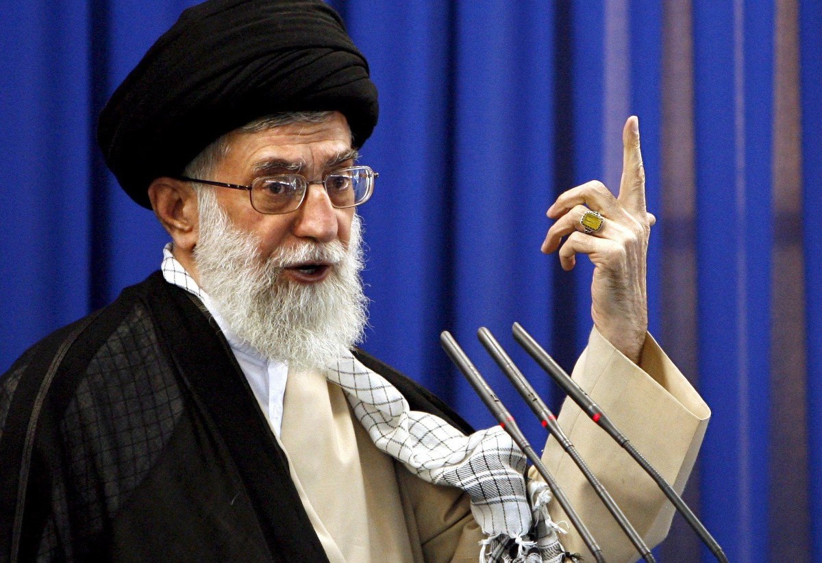 ​Ajatollah Chamenei kpi z Trumpa. "Niech dalej śni"