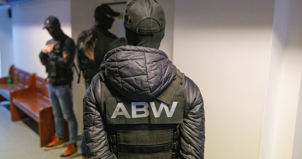 Chcieli dokonać „aktów dywersji”. Tusk: Zatrzymano osiem osób