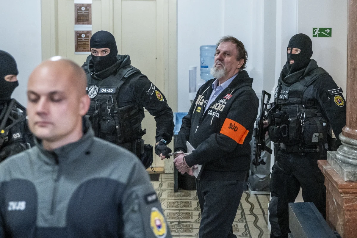 Mężczyzna, który w ubiegłym roku postrzelił i ranił premiera Słowacji Roberta Ficę, został skazany za terroryzm. Decyzją sądu sprawca spędzi 21 lat w więzieniu.