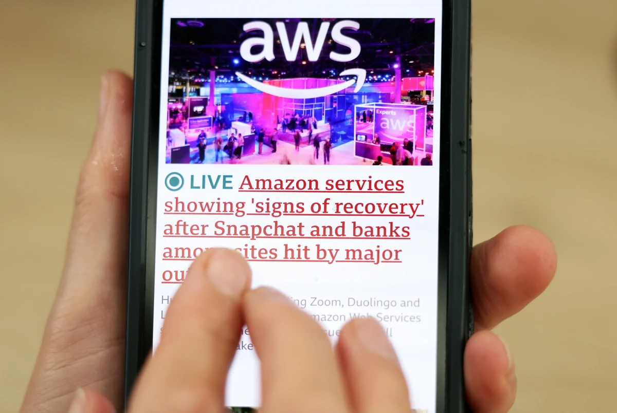 Światowa awaria popularnych aplikacji opanowana - zapewnia Amazon Web Services (AWS), spółka zależna Amazona dostarczająca usługi związane z chmurą obliczeniową oraz hostingiem. Wiele znanych stron internetowych na świecie w poniedziałek nie działało.