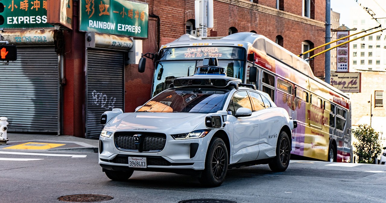 Nowa rola autonomicznych taksówek. To świadkowie zbrodni