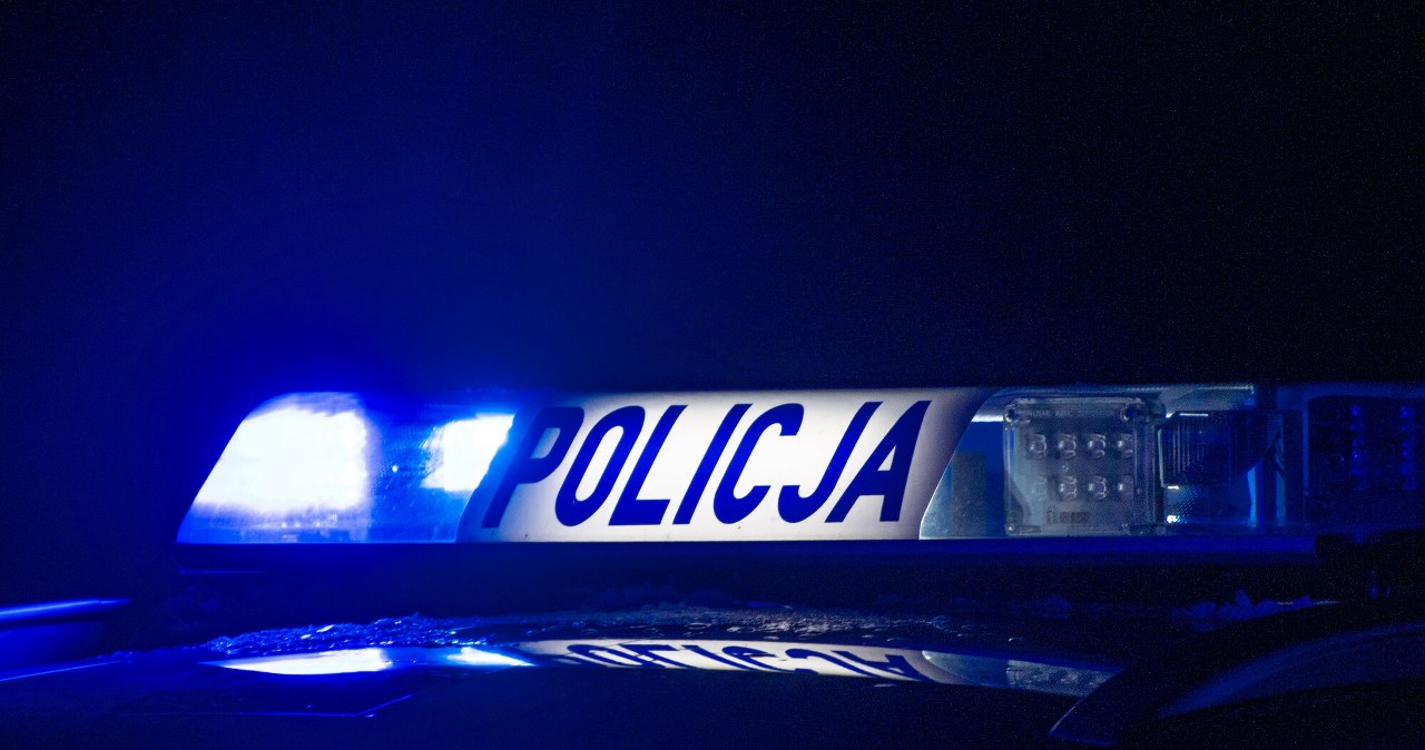 72-latka przeżyła gehennę, cudem uciekła do lasu. Ojciec i syn zatrzymani wiadomości,aktualności,Interia 72-latka przeżyła gehennę, cudem uciekła do lasu. Ojciec i syn zatrzymani