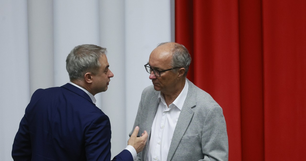 Co ze zniesieniem dwukadencyjności? Lewica zabrała głos wiadomości,aktualności,Interia Co ze zniesieniem dwukadencyjności? Lewica zabrała głos