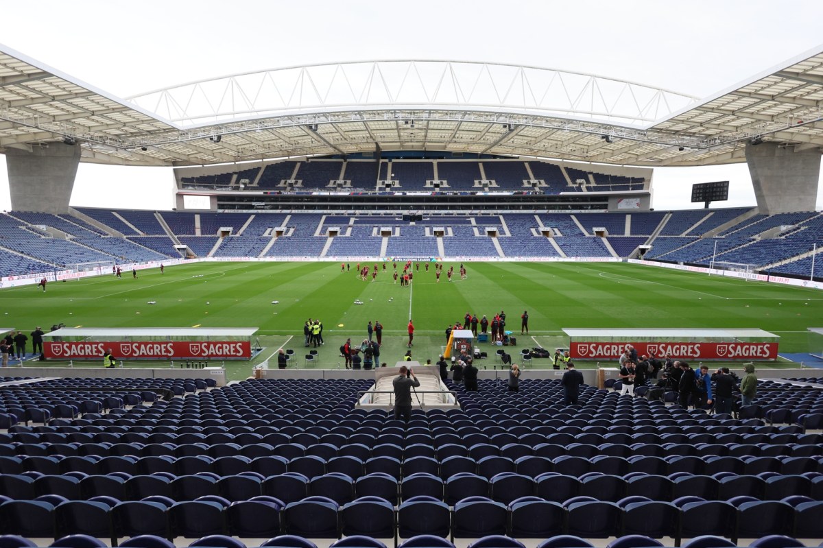 Zarabiali krocie na każdym meczu. Nielegalny handel biletami ukrócony