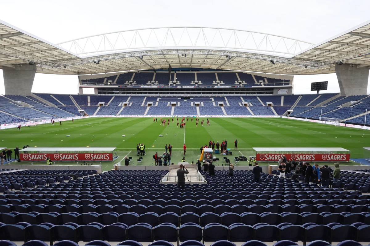 FC Porto poinformowało o rozbiciu jednej z największych siatek nielegalnego handlu biletami, jakie kiedykolwiek ujawniono w świecie futbolu. Klub odzyskał setki miejsc na swoim stadionie Estádio do Dragão, które były wykorzystywane do nielegalnej odsprzedaży. Według szacunków, liderzy procederu zarabiali dziesiątki tysięcy euro na każdym meczu.