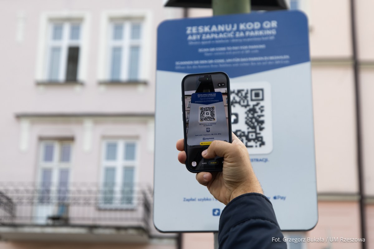 Parkowanie w Rzeszowie jeszcze prostsze. Miasto testuje nowy sposób płatności