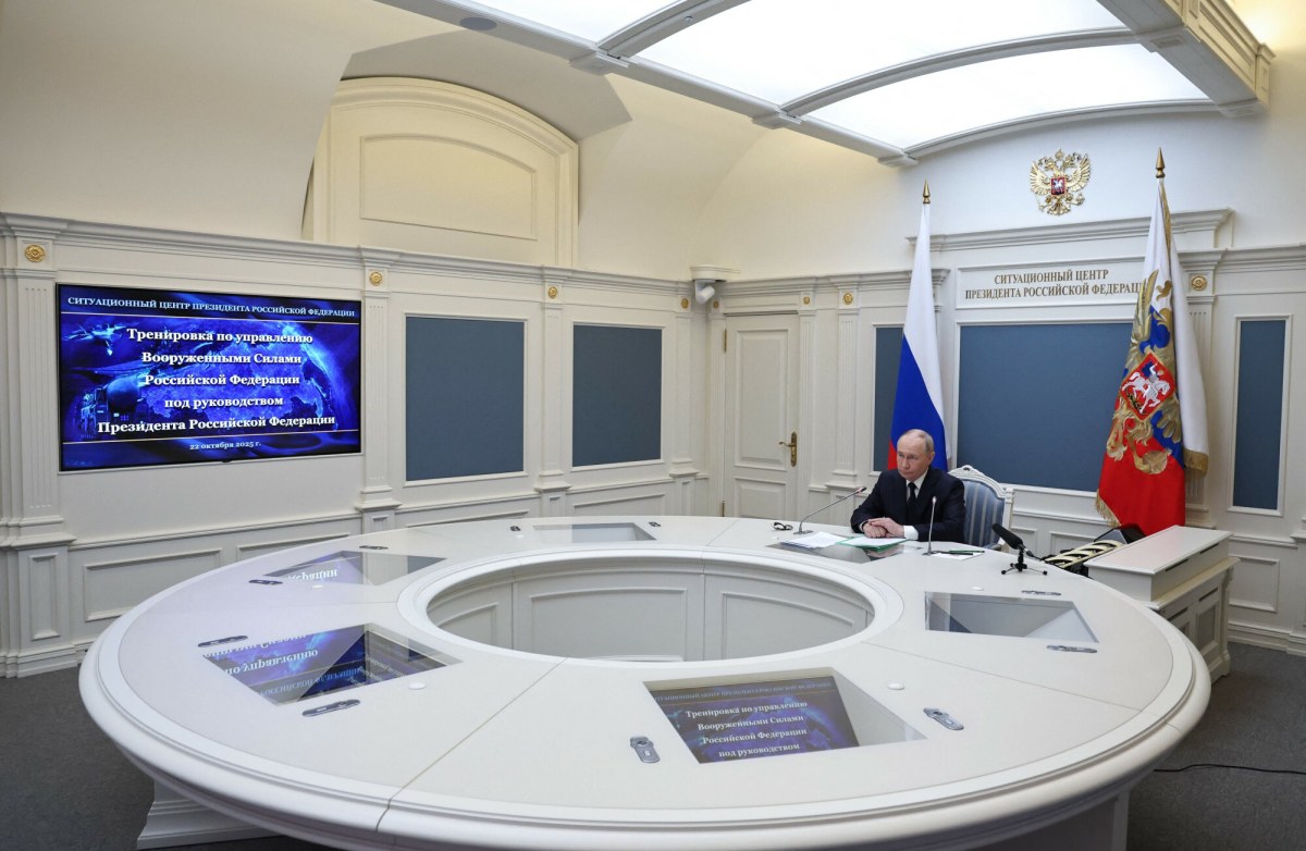 Putin w centrum dowodzenia. Pociski odpalone, to był test sił nuklearnych