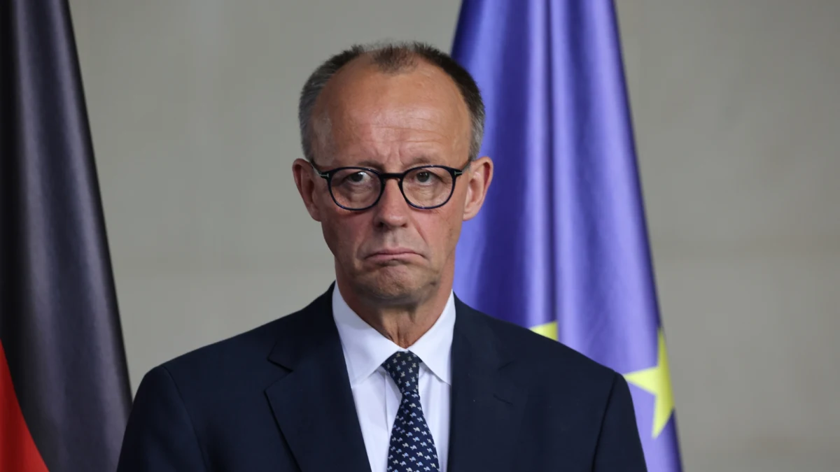 Debata o ewentualnej współpracy CDU/CSU ze skrajnie prawicową i populistyczną Alternatywą dla Niemiec (AfD) wywołuje podziały wśród chadeków. Najnowszy sondaż pokazuje, że taki krok mógłby kosztować partię utratę znacznej części elektoratu. W sondażu AfD uzyskała najwyższe poparcie spośród wszystkich partii politycznych w Niemczech. 