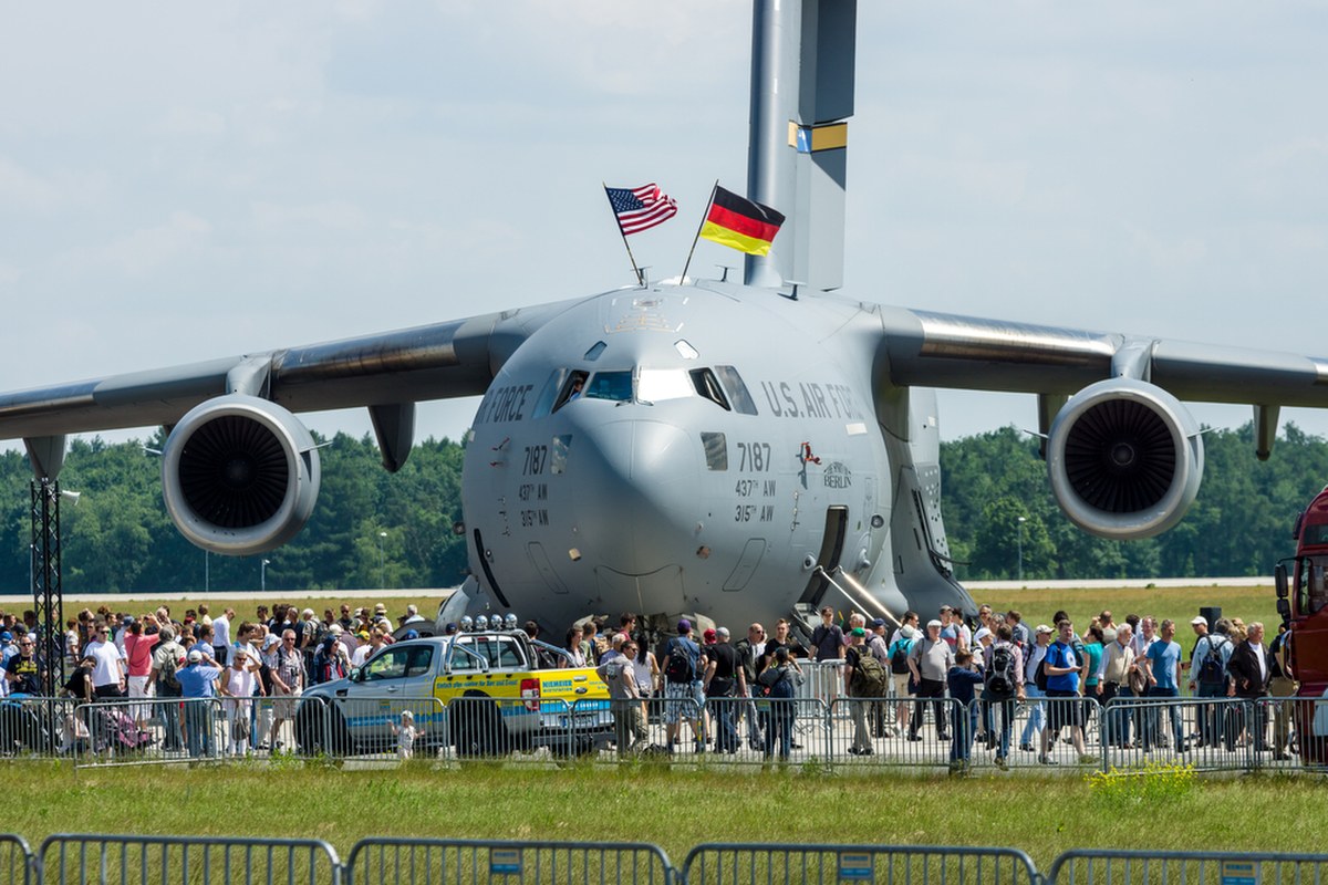 Niemcy opłacą pracowników w wojskowych bazach USA