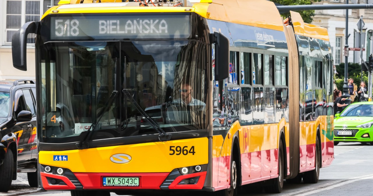 Kierowca autobusu jeździł w spódnicy. To był protest przeciw nierówności