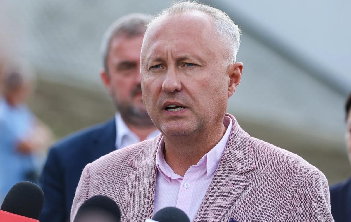 Prezydent Nowego Sącza Ludomir Handzel i wiceprezydent Artur Bochenek zostali zatrzymani przez CBA - dowiedzieli się reporterzy RMF FM.