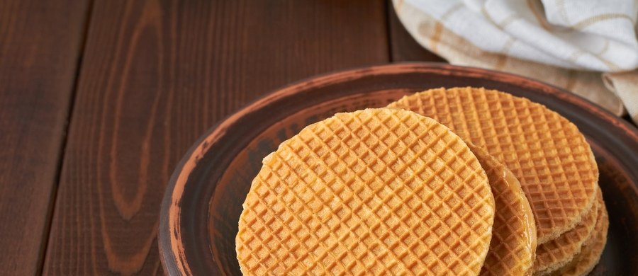 Ostrzeżenie Głównego Inspektora Sanitarnego dotyczy partii wafli maślanych z nadzieniem karmelowym. Informację o wycofywaniu produktu ze sprzedaży przekazała Spółka Lidl. Sprawdź czy masz je w domu. Nie jedz ich. Artykuł można oddać do sklepu.