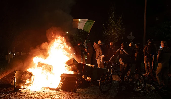 Starcia z policją na antyimigranckim proteście. Europejska stolica w ogniu