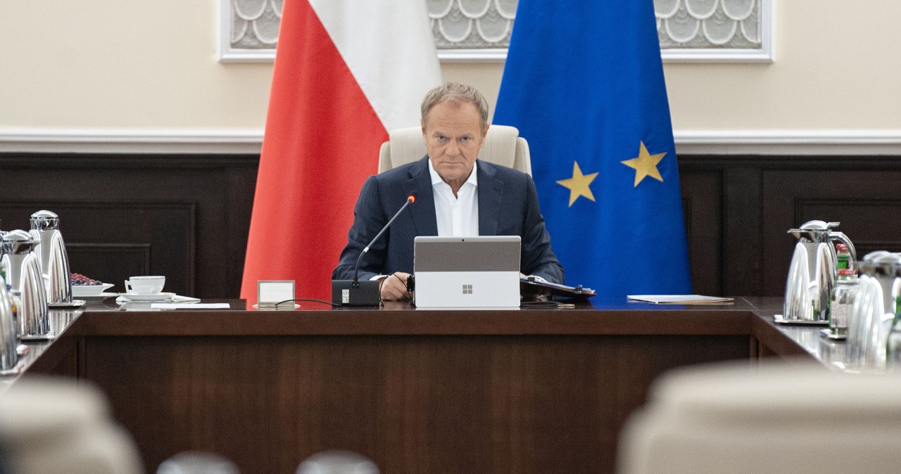 wiadomości,aktualności,Interia By rządzić dalej Donald Tusk musi (znowu) zrobić tę jedną rzecz [OPINIA]
