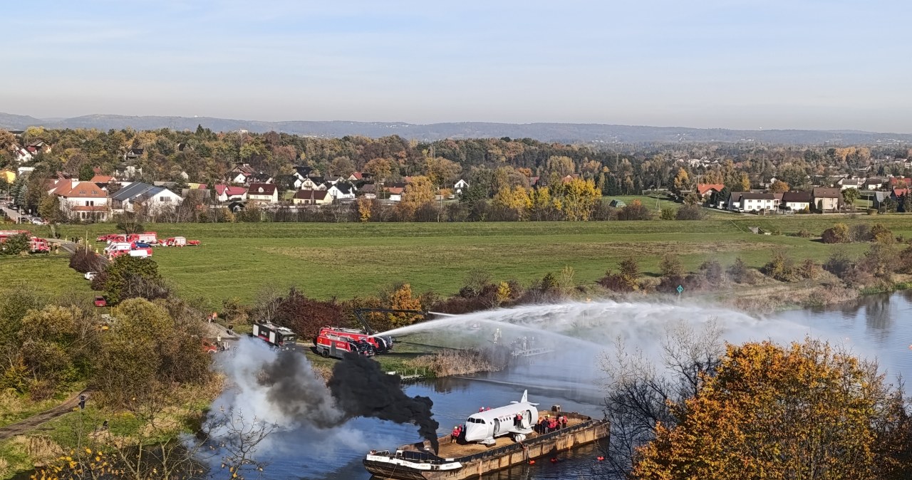 Wielkie ćwiczenia. Awaryjne lądowanie samolotu i akcja służb na Wiśle