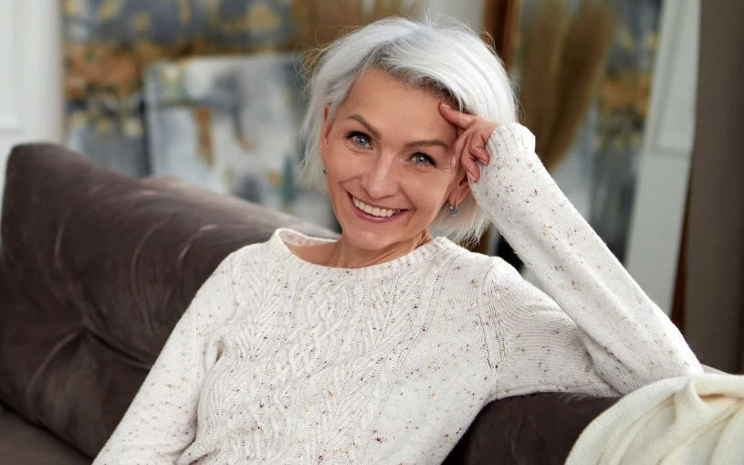 Siwe włosy chronią nas przed rakiem? Naukowcy wpadli na trop