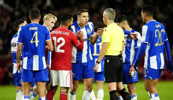 Koszmarny powrót Jana Bednarka do Anglii. Dwa karne i anulowany gol