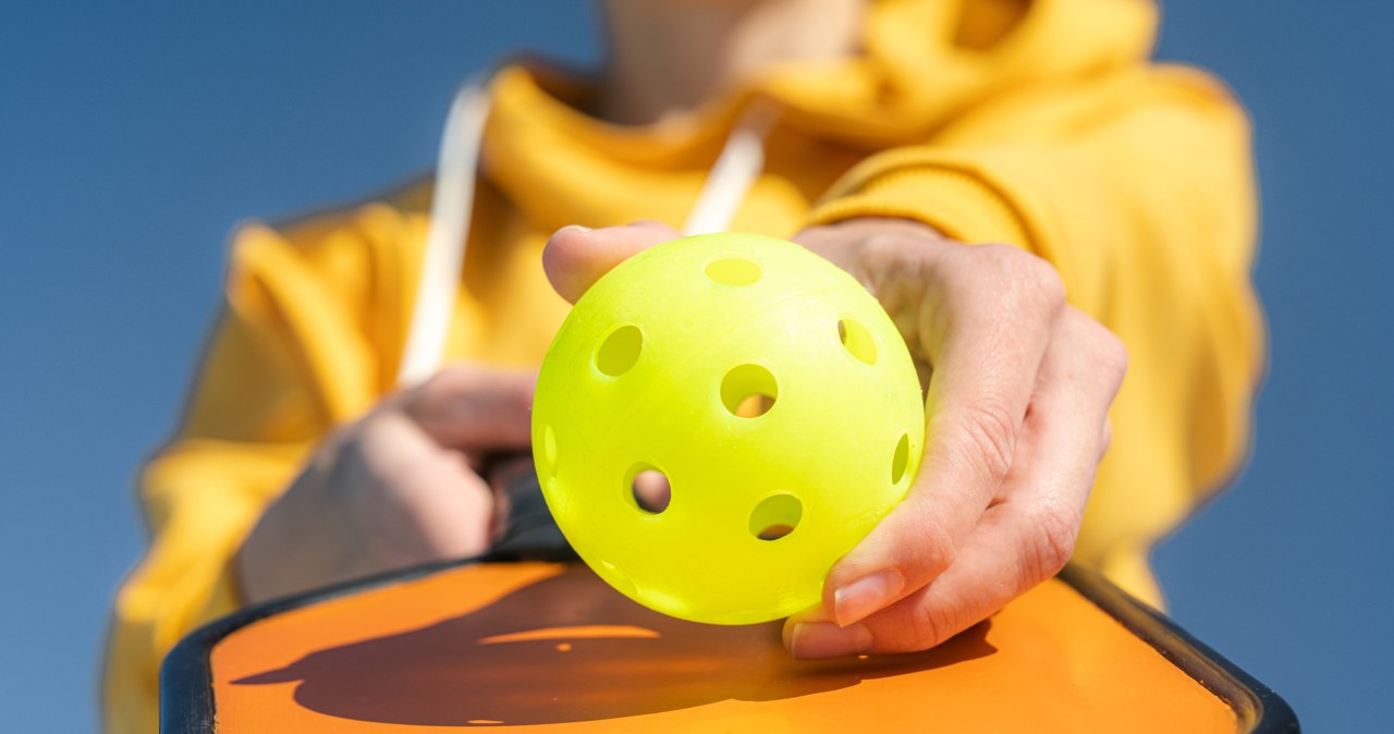 Można stracić oko, ale i tak grają. O co chodzi z pickleballem?