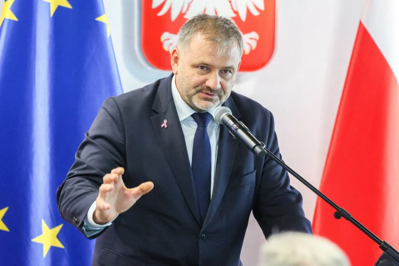 Trzy przekroczenia o ponad 50 km/h i po "prawku." Minister straszy kierowców