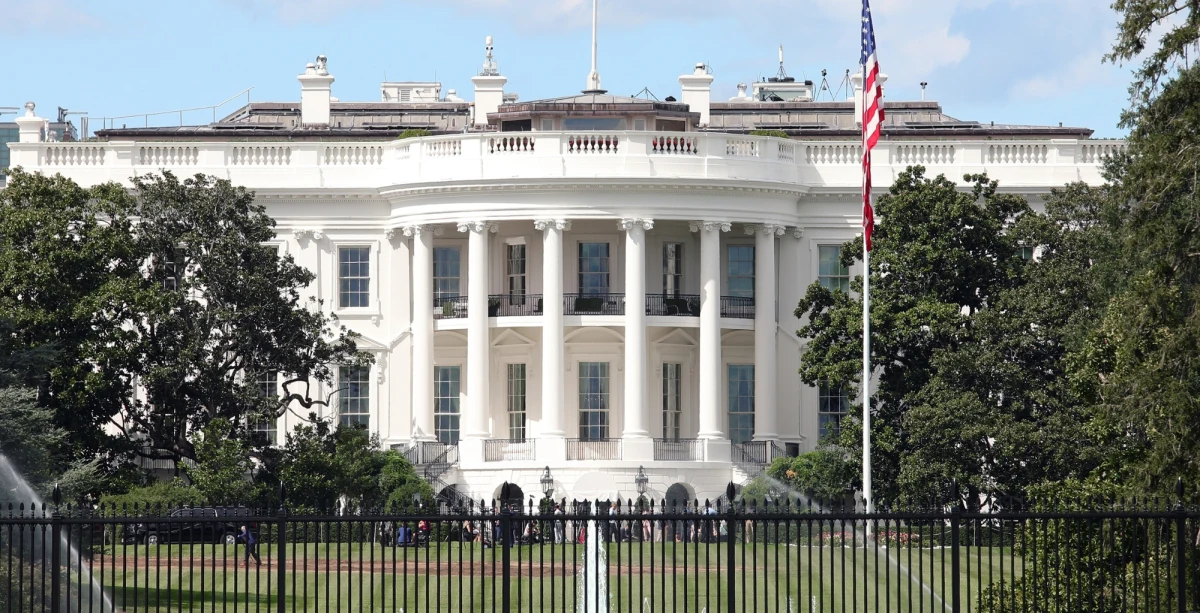 W sobotę w Waszyngtonie dojdzie do spotkania specjalnego wysłannika USA ds. misji pokojowych Steve’a Witkoffa z doradcą ekonomicznym Władimira Putina, Kiriłłem Dmitrijewem. Wizyta rosyjskiego oficjela odbywa się w cieniu nowych sankcji nałożonych na największe rosyjskie koncerny naftowe oraz napiętych relacji na linii Waszyngton-Moskwa.