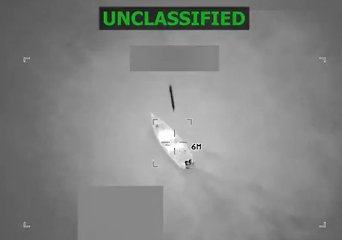 "Jeśli jesteś narkoterrorystą przemycającym narkotyki na naszej półkuli, potraktujemy cię tak, jak traktujemy Al-Kaidę. W dzień czy w nocy, zmapujemy twoje sieci, wyśledzimy twoich ludzi, dopadniemy cię i zabijemy" - napisał amerykański sekretarz wojny Pete Hegseth. Poinformował także, że siły zbrojne USA przeprowadziły atak - kolejny - na łódź wenezuelskiego gangu narkotykowego na wodach międzynarodowych. 6 osób zostało zabitych. 