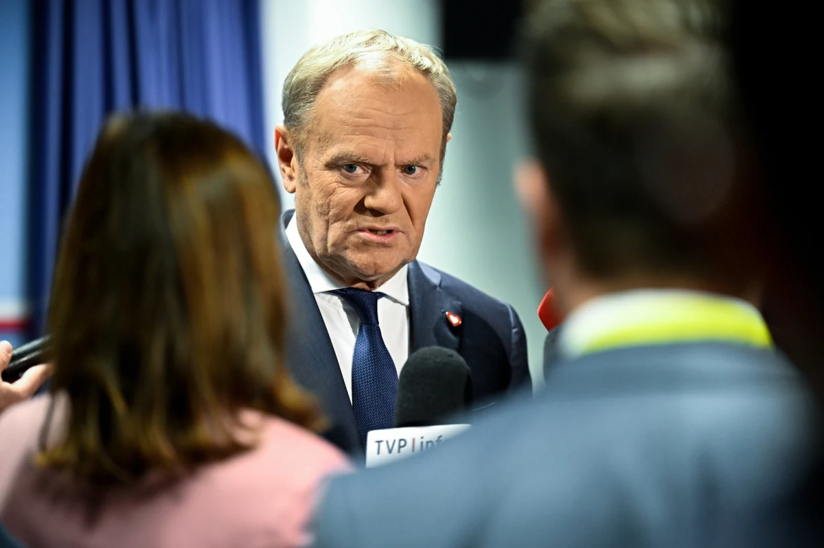 Premier Polski Donald Tusk w wywiadzie dla brytyjskiego „The Sunday Times” wyraził przekonanie, że Ukraina jest gotowa prowadzić walkę z Rosją przez kolejne dwa lub trzy lata, jednak nie wyklucza, że wojna może potrwać nawet dekadę. Szef polskiego rządu podkreśla rolę Polski jako przyszłego lidera regionu i komentuje wyzwania związane z migracją oraz bezpieczeństwem. Przyznaje też, że choć Władimir Putin w przeszłości oczarował wielu zachodnich przywódców, to wcale nie jest on "magikiem mającym magnetyzm czy charyzmę". "Rozmowy z nim nie są interesujące" - ocenił. 