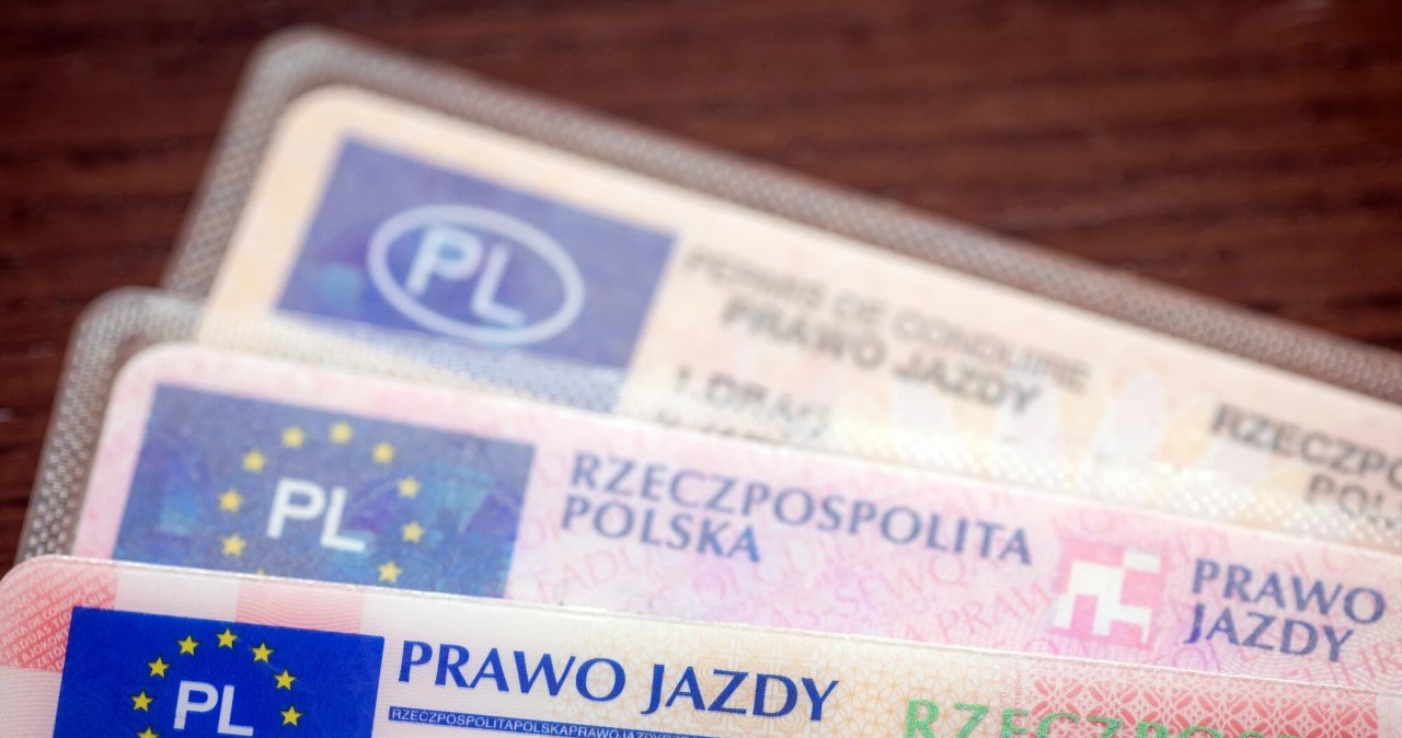 Prawa jazdy wydane przed 2013 r. mają defekt. 15 mln kierowców musi je wymienić