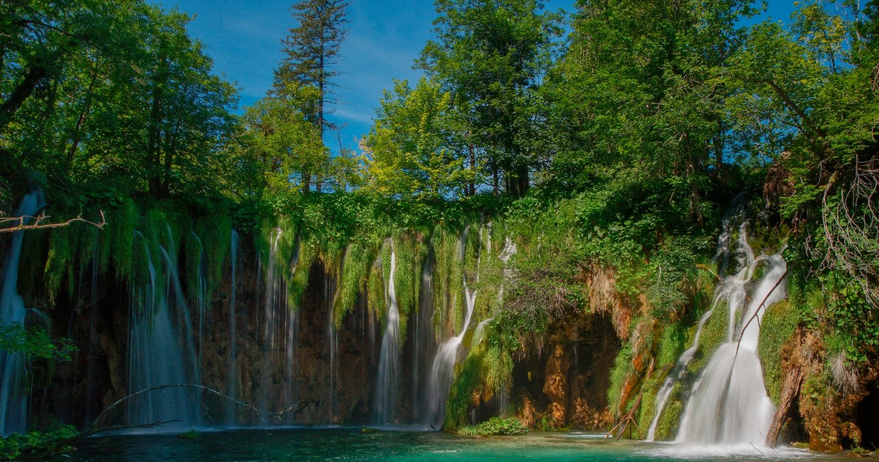 Rajskie widoki na południu Europy. Turkusowe jeziora w Chorwacji mają aż 90 wodospadów wiadomości,aktualności,Interia Rajskie widoki na południu Europy. Turkusowe jeziora w Chorwacji mają aż 90 wodospadów