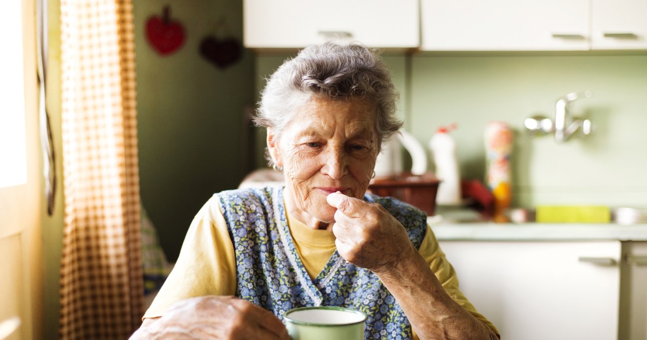 Seniorzy powinni jeść te owoce. Zbijają cukier, wzmacniają kości i dbają o zdrowie serca