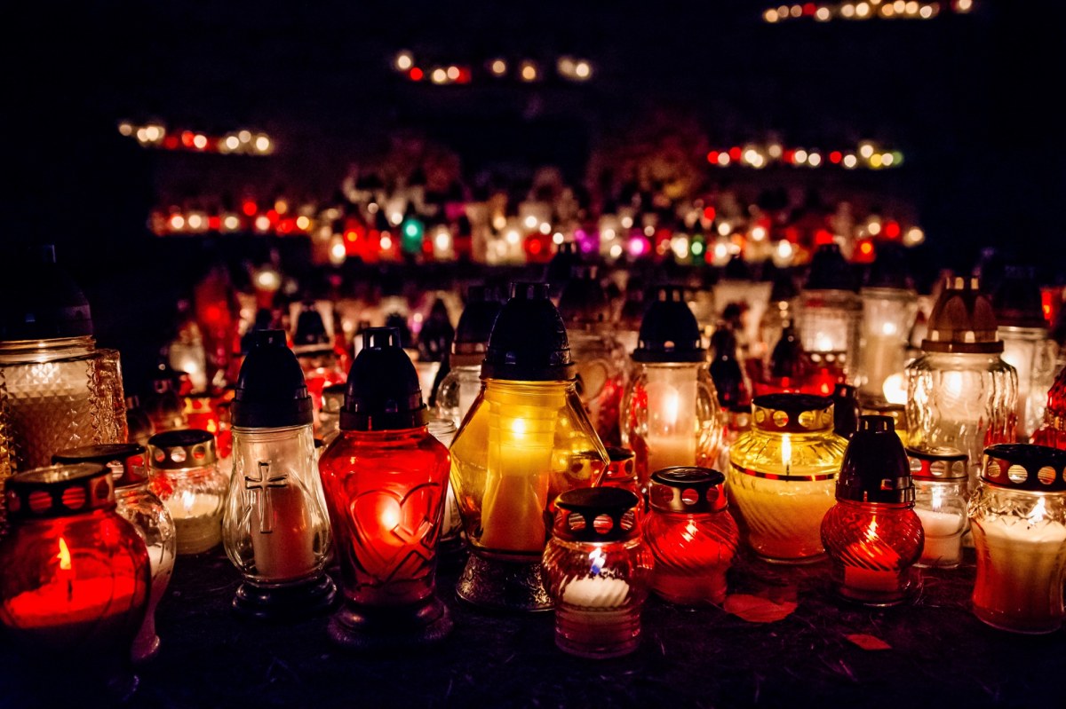 Dzień Zaduszny w Polsce. Historia, tradycje i współczesne obchody