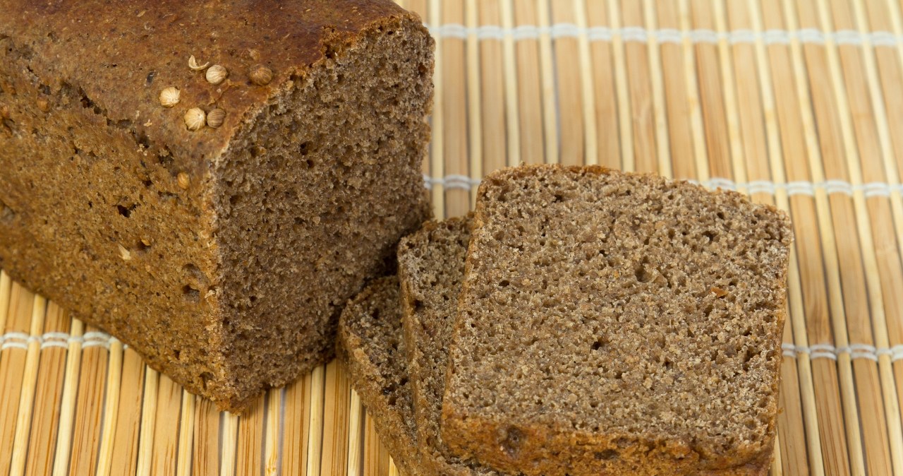 W mojej rodzinie ten chleb piecze się tylko na Wszystkich Świętych. Smakuje obłędnie